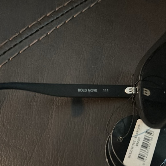 Quay Australia Bold Move Women’s Sunglasses - Picture 5 of 6